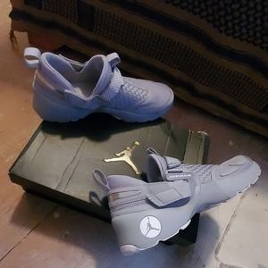 10.5 Jordan Trunners